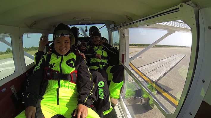 How to get ready for skydiving in Croatia in just 15 minutes girls ready for skydiving