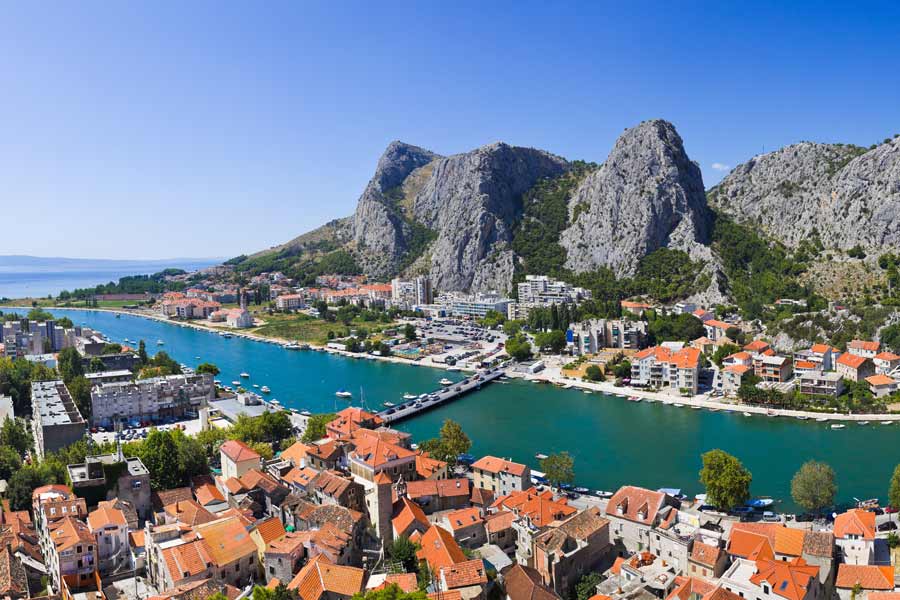 Popular free climbing areas in Croatia The crag over the city of Omits