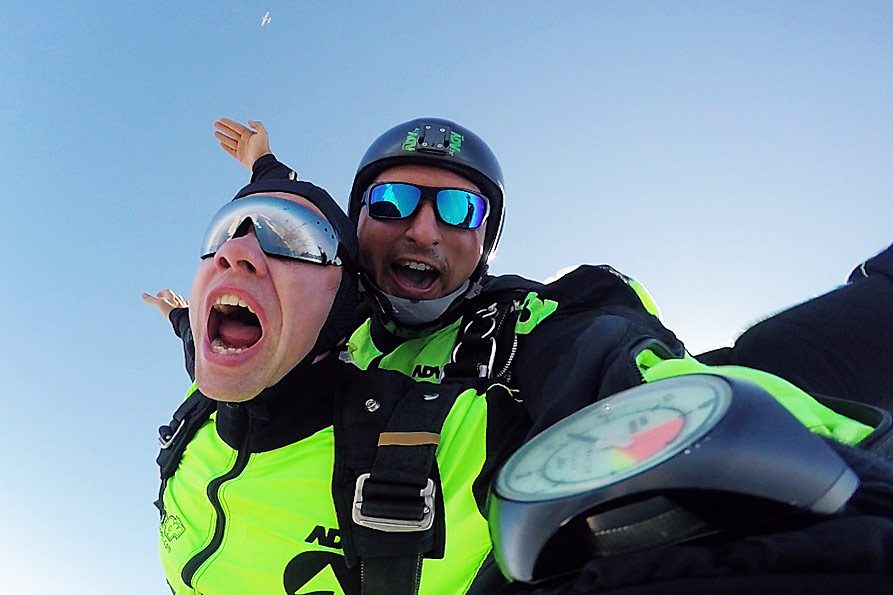 Tandem skydiving jump Zadar for FREE x 3 tandem skydiving jump in Zadar