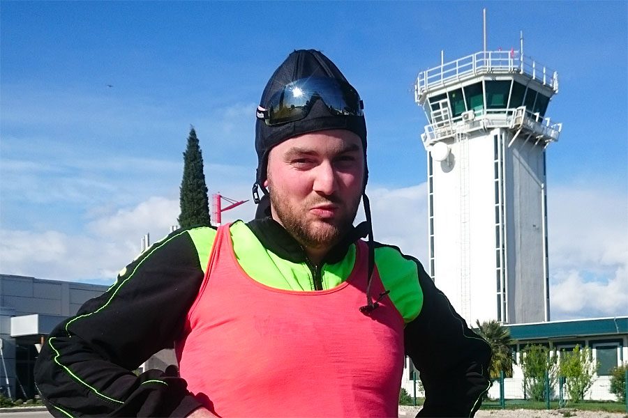 what to wear on tandem skydive